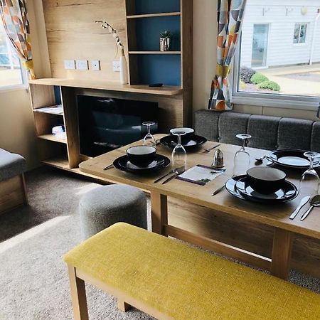 Chalet, Balcony, Bbq, Sleeps 6, Lejlighed Lytchett Minster Eksteriør billede